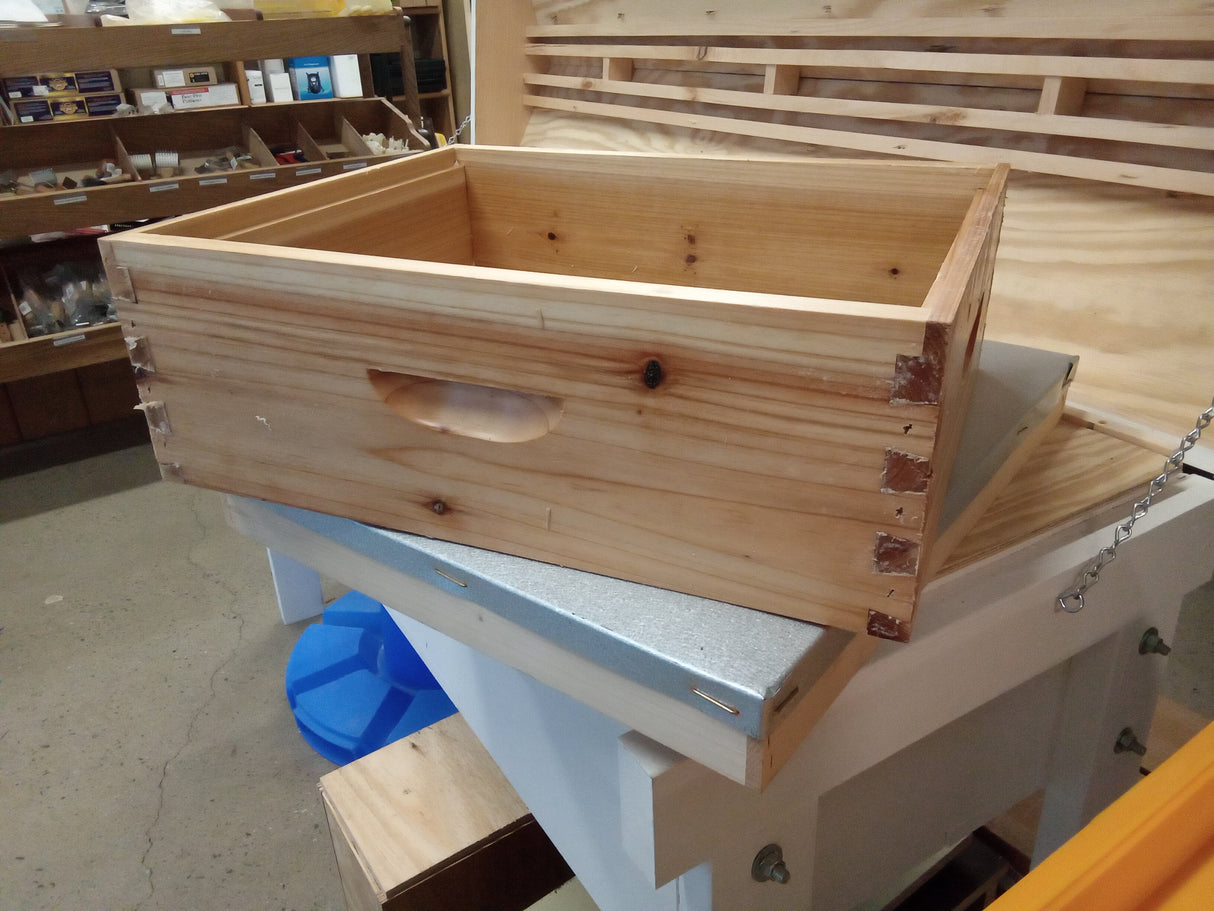 10 Frame Medium Hive - Wax Dipped (Unassembled)